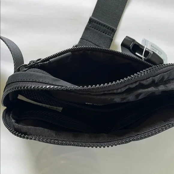 Lululemon Everywhere Belt Bag - Picture 9 of 12